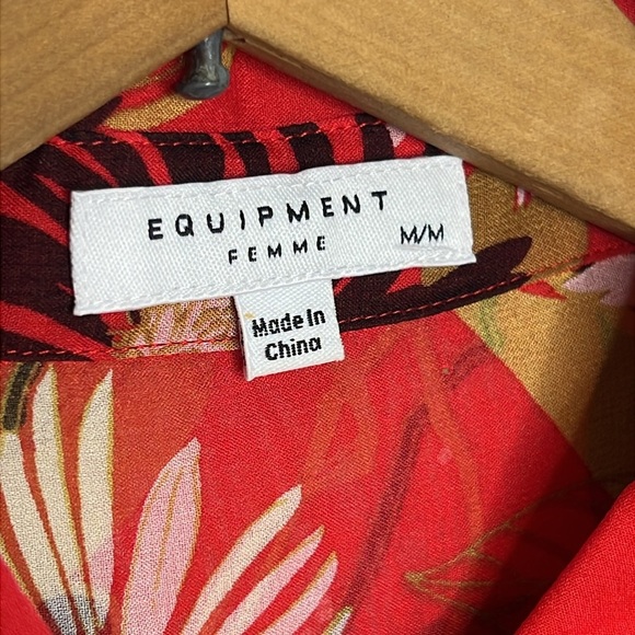 Equipment Femme 100% Silk Sheer Lightweight Blouse Red Floral Print Size M - Picture 9 of 12